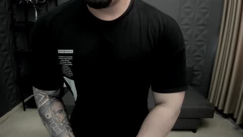 Snapshot of tonywilcoxx chatting on March 2025 08:09:01 AM TonyWilcox online show from March 2025 08:09:01 AM