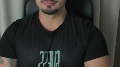 Snapshot of tonywilcoxx chatting on October 2025 05:46:01 AM TonyWilcox online show from October 2025 05:46:01 AM