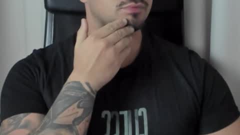 Snapshot of tonywilcoxx chatting on October 2025 06:43:02 AM TonyWilcox online show from October 2025 06:43:02 AM