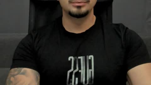 Snapshot of tonywilcoxx chatting on October 2025 06:01:02 AM TonyWilcox online show from October 2025 06:01:02 AM