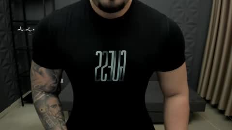 Snapshot of tonywilcoxx chatting on October 2025 04:46:01 AM TonyWilcox online show from October 2025 04:46:01 AM