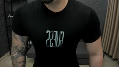 Snapshot of tonywilcoxx chatting on October 2025 05:26:02 AM TonyWilcox online show from October 2025 05:26:02 AM