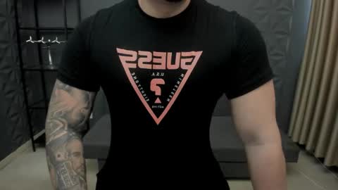 Snapshot of tonywilcoxx chatting on October 2025 06:48:01 AM TonyWilcox online show from October 2025 06:48:01 AM