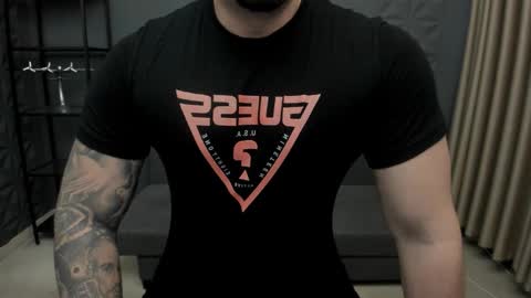 Snapshot of tonywilcoxx chatting on November 2025 06:14:01 AM TonyWilcox online show from November 2025 06:14:01 AM