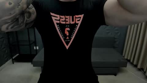 Snapshot of tonywilcoxx chatting on November 2025 07:29:01 AM TonyWilcox online show from November 2025 07:29:01 AM