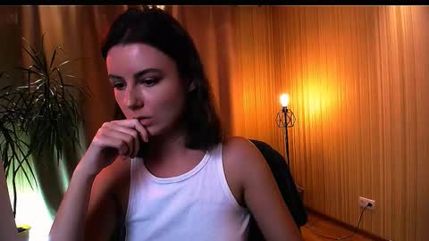 Elizabeth online show from October 2025 03:31:01 PM