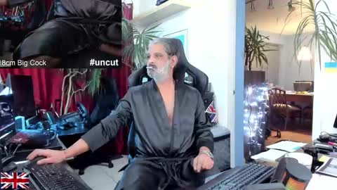 Snapshot of topalphaboss chatting on October 2025 07:00:01 PM topalphaboss online show from October 2025 07:00:01 PM