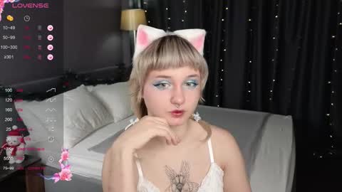 Tori online show from November 2025 12:14:02 AM