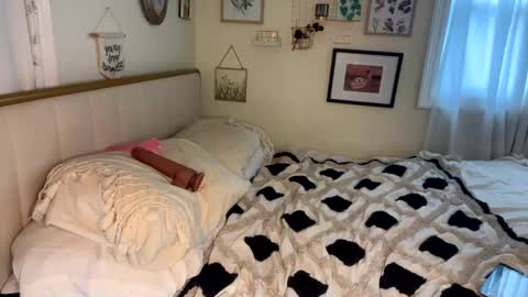 Tori  online show from February 2025 09:36:01 PM