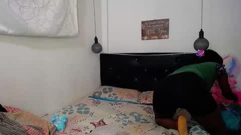 tory_montannaxx online show from March 2025 10:40:02 AM