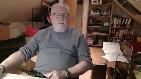 Snapshot of toto758 chatting on December 2025 09:23:02 PM toto758 online show from December 2025 09:23:02 PM