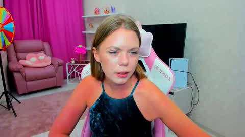 Snapshot of touch_the_heart chatting on February 2026 03:12:02 AM Touch The Heart online show from February 2026 03:12:02 AM