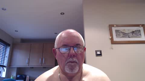 Snapshot of touchwood25 chatting on December 2024 09:46:01 AM TOUCHWOOD25 online show from December 2024 09:46:01 AM