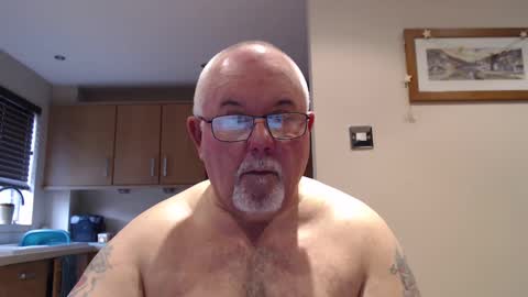 Snapshot of touchwood25 chatting on December 2024 12:33:01 PM TOUCHWOOD25 online show from December 2024 12:33:01 PM