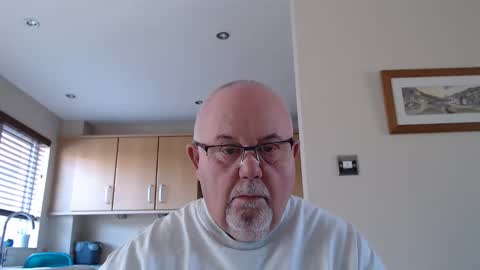 Snapshot of touchwood25 chatting on April 2026 09:18:01 AM TOUCHWOOD25 online show from April 2026 09:18:01 AM