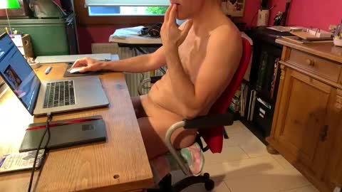 Snapshot of toutakou223 chatting on April 2026 07:28:02 AM Toutakou online show from April 2026 07:28:02 AM