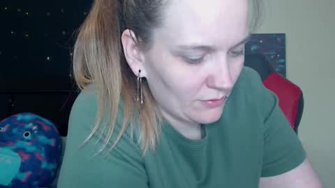 Snapshot of toxiclilly chatting on December 2024 08:52:01 AM Lilly Miss Mistress Goddess Maam Queen Boss online show from December 2024 08:52:01 AM