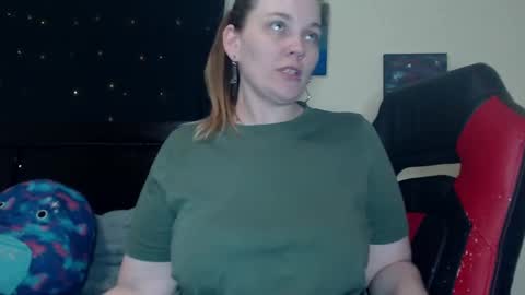 Snapshot of toxiclilly chatting on December 2024 11:56:02 AM Lilly Miss Mistress Goddess Maam Queen Boss online show from December 2024 11:56:02 AM