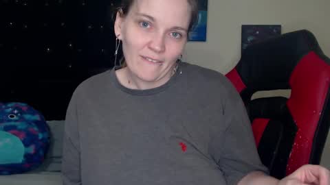 Snapshot of toxiclilly chatting on December 2024 11:43:01 AM Lilly Miss Mistress Goddess Maam Queen Boss online show from December 2024 11:43:01 AM