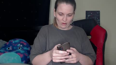 Snapshot of toxiclilly chatting on December 2024 08:54:02 AM Lilly Miss Mistress Goddess Maam Queen Boss online show from December 2024 08:54:02 AM