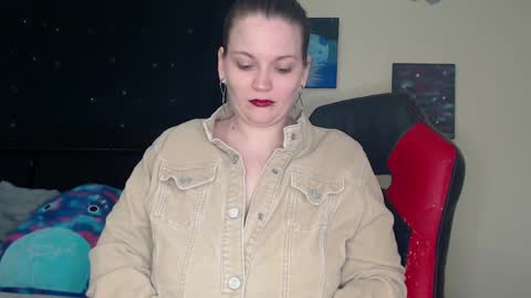 Snapshot of toxiclilly chatting on January 2025 09:17:02 AM Lilly Miss Mistress Goddess Maam Queen Boss online show from January 2025 09:17:02 AM