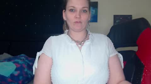 Snapshot of toxiclilly chatting on January 2025 10:51:01 AM Lilly Miss Mistress Goddess Maam Queen Boss online show from January 2025 10:51:01 AM