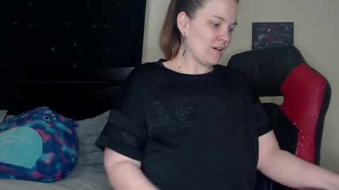 Snapshot of toxiclilly chatting on January 2025 10:00:02 AM Lilly Miss Mistress Goddess Maam Queen Boss online show from January 2025 10:00:02 AM