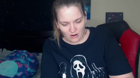 Snapshot of toxiclilly chatting on January 2025 08:55:01 AM Lilly Miss Mistress Goddess Maam Queen Boss online show from January 2025 08:55:01 AM