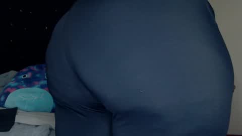 Snapshot of toxiclilly chatting on February 2025 09:22:01 AM Lilly Miss Mistress Goddess Maam Queen Boss online show from February 2025 09:22:01 AM