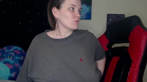 Snapshot of toxiclilly chatting on February 2025 09:31:02 AM Lilly Miss Mistress Goddess Maam Queen Boss online show from February 2025 09:31:02 AM