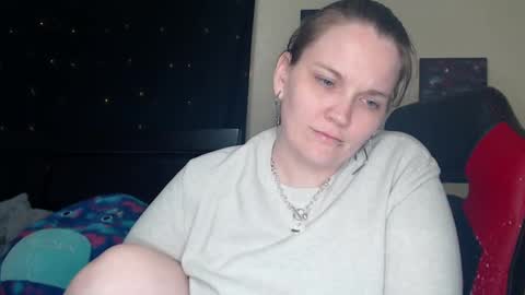 Snapshot of toxiclilly chatting on February 2025 07:45:01 AM Lilly Miss Mistress Goddess Maam Queen Boss online show from February 2025 07:45:01 AM