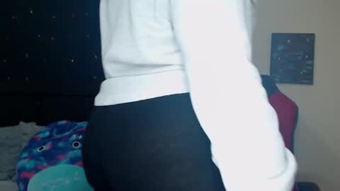 Snapshot of toxiclilly chatting on March 2025 11:28:01 AM Lilly Miss Mistress Goddess Maam Queen Boss online show from March 2025 11:28:01 AM