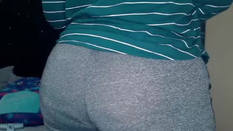 Snapshot of toxiclilly chatting on March 2025 10:56:02 AM Lilly Miss Mistress Goddess Maam Queen Boss online show from March 2025 10:56:02 AM