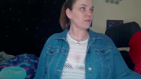 Snapshot of toxiclilly chatting on March 2025 07:32:01 PM Lilly Miss Mistress Goddess Maam Queen Boss online show from March 2025 07:32:01 PM