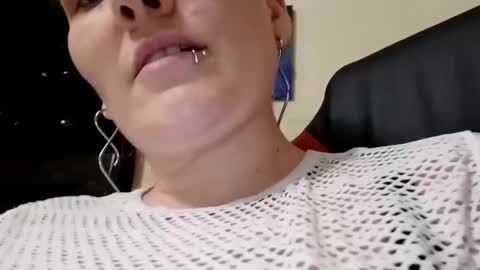 Snapshot of toxiclilly chatting on March 2025 08:41:01 AM Lilly Miss Mistress Goddess Maam Queen Boss online show from March 2025 08:41:01 AM