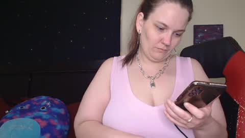 Snapshot of toxiclilly chatting on October 2025 08:03:01 AM Lilly Miss Mistress Goddess Maam Queen Boss online show from October 2025 08:03:01 AM