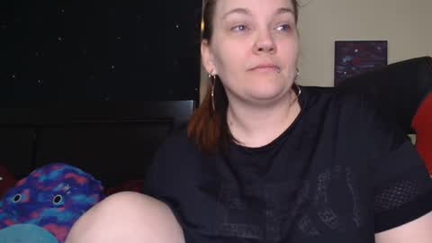 Snapshot of toxiclilly chatting on November 2025 10:28:01 AM Lilly Miss Mistress Goddess Maam Queen Boss online show from November 2025 10:28:01 AM