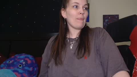 Snapshot of toxiclilly chatting on November 2025 07:41:01 AM Lilly Miss Mistress Goddess Maam Queen Boss online show from November 2025 07:41:01 AM