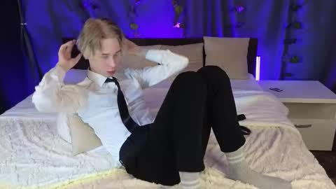 Max online show from November 2025 01:22:01 PM