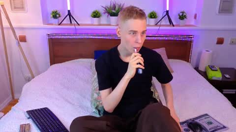 Snapshot of toxicpassion chatting on April 2026 10:09:02 AM Max online show from April 2026 10:09:02 AM