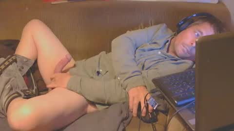 Snapshot of toyboy5546 chatting on October 2025 04:06:02 PM Toyboy online show from October 2025 04:06:02 PM