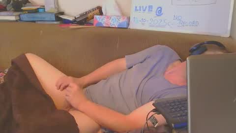 Snapshot of toyboy5546 chatting on October 2025 09:43:01 AM Toyboy online show from October 2025 09:43:01 AM