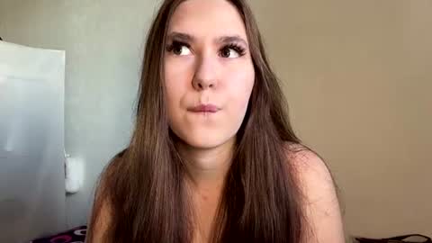 Snapshot of tracievanier chatting on June 2026 01:10:01 PM Thea online show from June 2026 01:10:01 PM