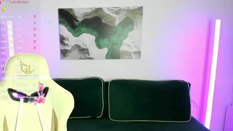 Snapshot of tracy_aww chatting on April 2026 02:17:01 AM tracy_aww online show from April 2026 02:17:01 AM