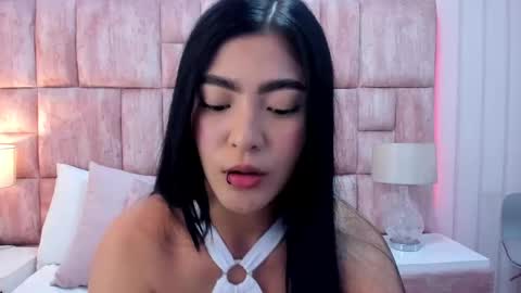 Tracy Daniels online show from October 2025 07:33:02 PM