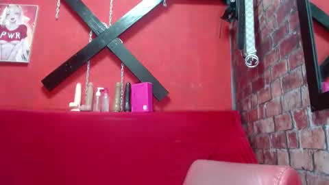 tracy_ks online show from September 2025 02:28:02 AM