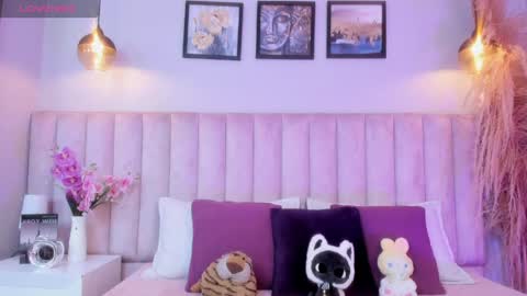 Tracy  online show from March 2026 08:30:01 PM