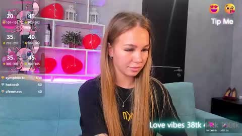 Snapshot of tracy_tay1or chatting on February 2025 09:09:02 AM Tracy GMT2 Mon 3 AM - 4 PM Tue 3 AM - 4 PM Wed 3 AM - 4 PM Thur 3 AM - 4 PM Fri 3 AM - 4 PM online show from February 2025 09:09:02 AM