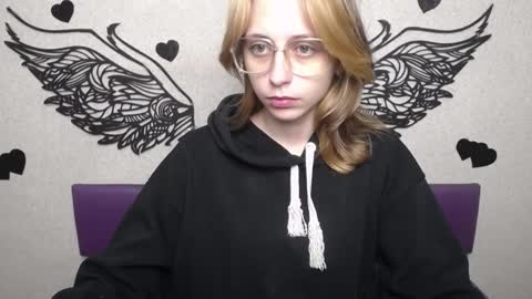 TracyLeeBB online show from November 2025 12:00:02 PM