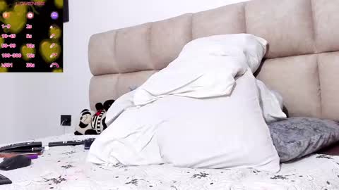 Snapshot of tracysuggar chatting on March 2025 08:42:02 PM Daniela online show from March 2025 08:42:02 PM